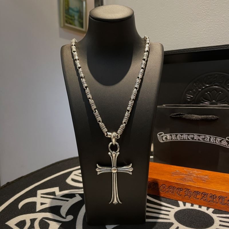 Ch*0me He**ts necklaces